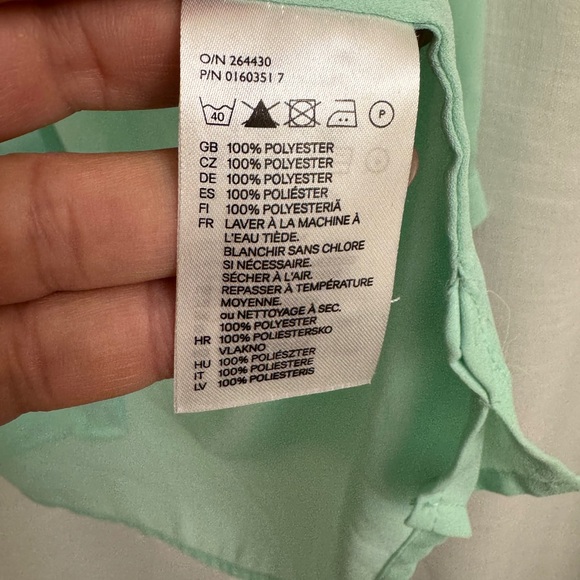 22” ptp Mint Green Women's Button-Up Blouse - Picture 4 of 4